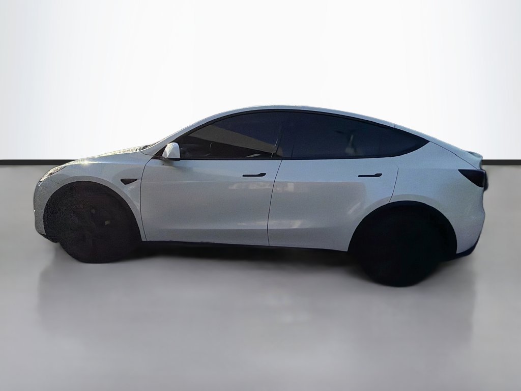 Used 2025 Tesla Model Y Long Range RWD image 4