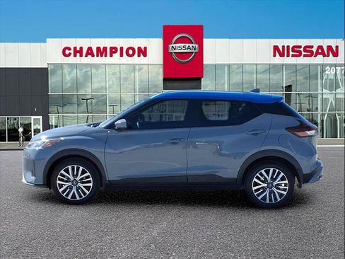 Used 2024 Nissan Kicks SV image 4