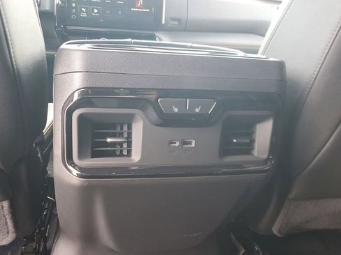 Used 2025 GMC Sierra 1500 AT4 w/ AT4 Premium Package AWD/4WD image 11