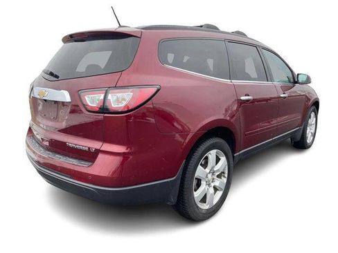 Used 2016 Chevrolet Traverse LT w/ Style and Technology Package image 5