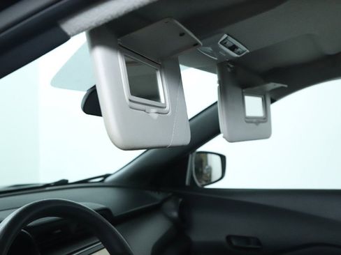 Used 2019 Nissan Kicks S image 19