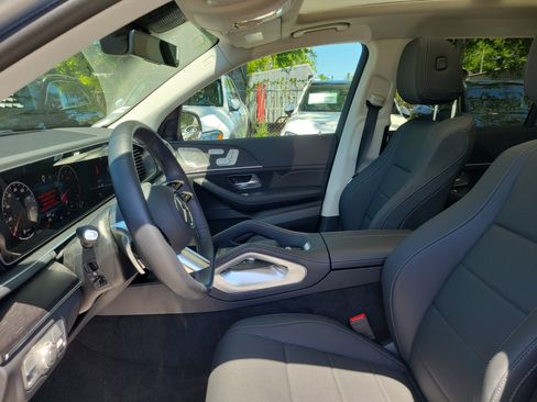 Certified 2026 Mercedes-Benz GLS 450 4MATIC image 18