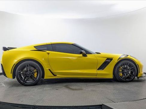 Used 2016 Chevrolet Corvette Z06 w/ 3LZ Preferred Equipment Group RWD image 9