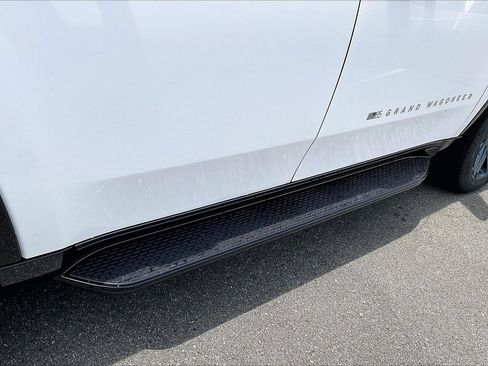 New 2026 Jeep Grand Wagoneer 4WD image 10