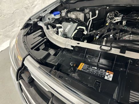 Used 2025 Ford Explorer Active image 71