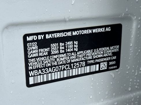 Used 2023 BMW 530e xDrive w/ Premium Package image 28