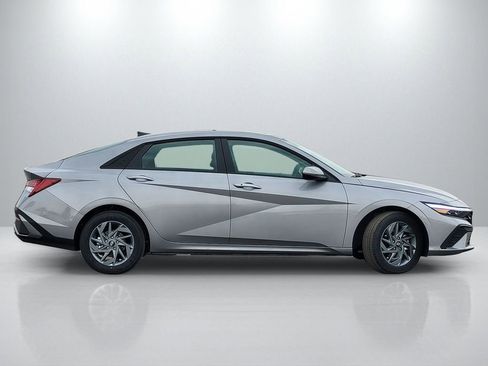 New 2026 Hyundai Elantra Blue image 3
