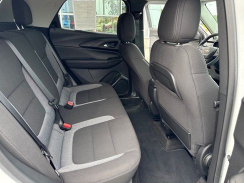 Used 2023 Chevrolet TrailBlazer LT FWD image 28