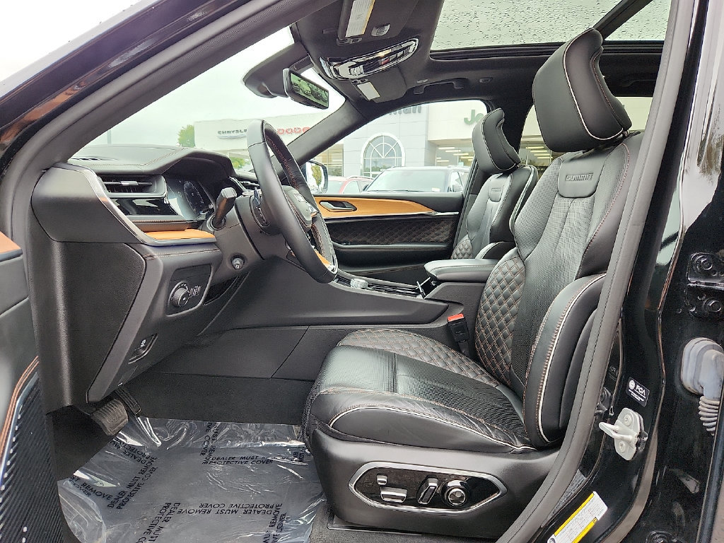 Certified 2023 Jeep Grand Cherokee Summit AWD/4WD image 14