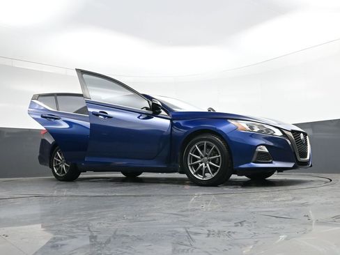Used 2020 Nissan Altima 2.5 SR image 38