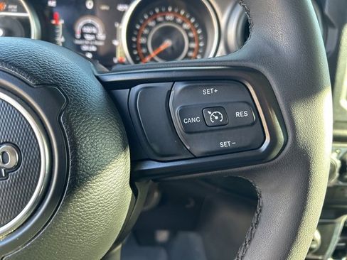 Used 2023 Jeep Gladiator Willys image 19