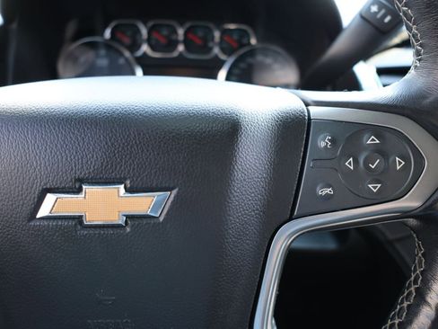 Used 2019 Chevrolet Suburban LT image 27