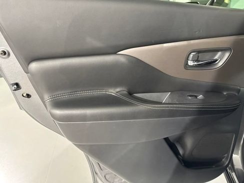 Used 2023 Nissan Murano SV AWD/4WD image 16