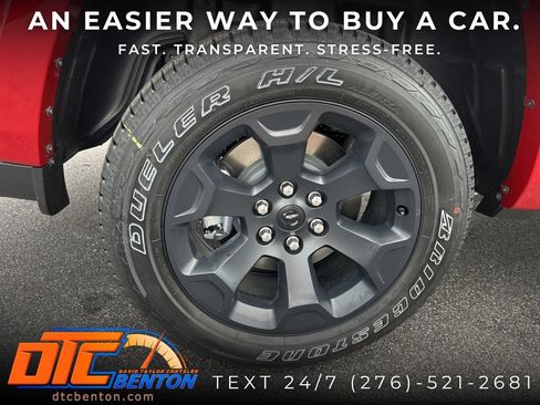 New 2026 RAM 1500 4x4 Crew Cab image 32