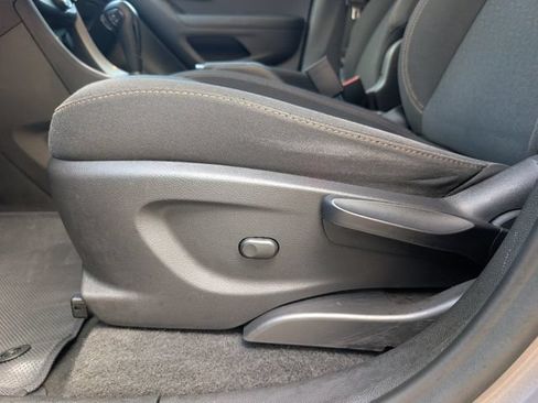 Used 2020 Chevrolet Trax LS w/ Tint and Cruise Package FWD image 20