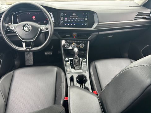 Used 2019 Volkswagen Jetta SEL w/ Cold Weather Package FWD image 19