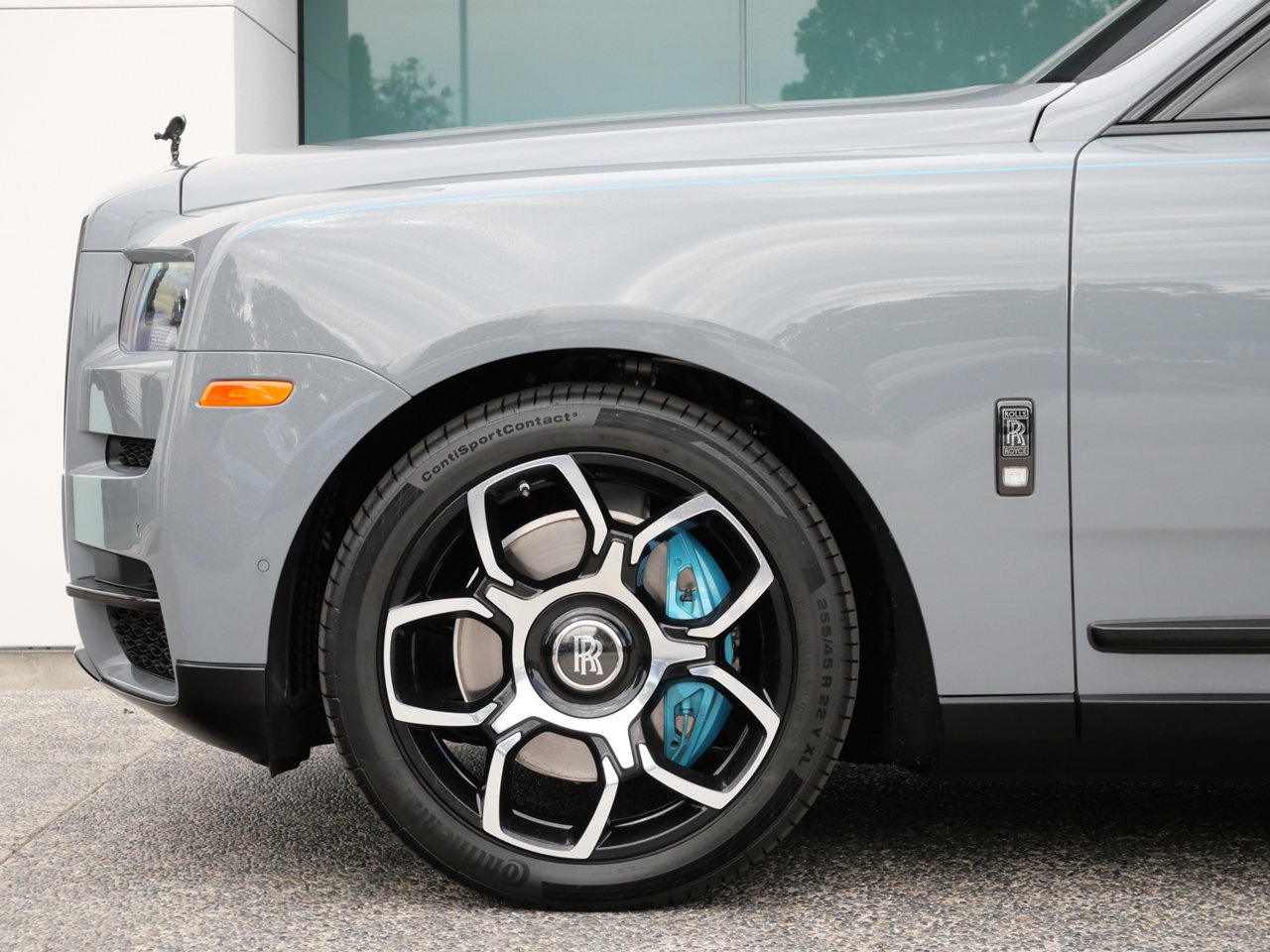 Used 2024 Rolls-Royce Cullinan Black Badge w/ Leather Finishing Pack AWD/4WD image 12
