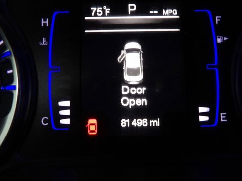Used 2015 Chrysler 200 Limited w/ Convenience Group FWD image 14