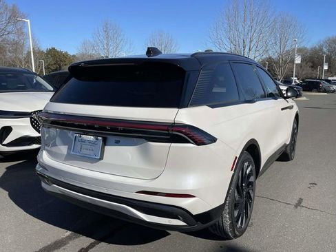 New 2026 Lincoln Nautilus Reserve image 30