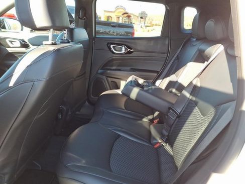 New 2026 Jeep Compass Latitude image 9