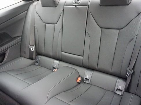 Used 2024 BMW 430i xDrive Coupe w/ Premium Package image 9