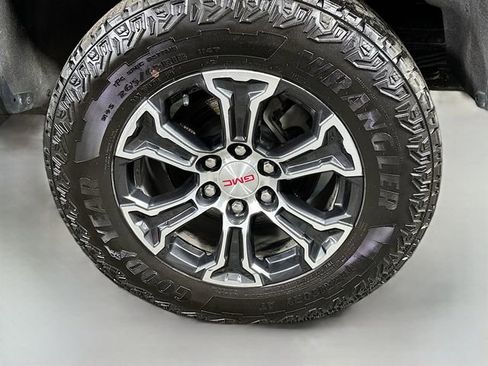 Used 2023 GMC Canyon AT4 AWD/4WD image 29