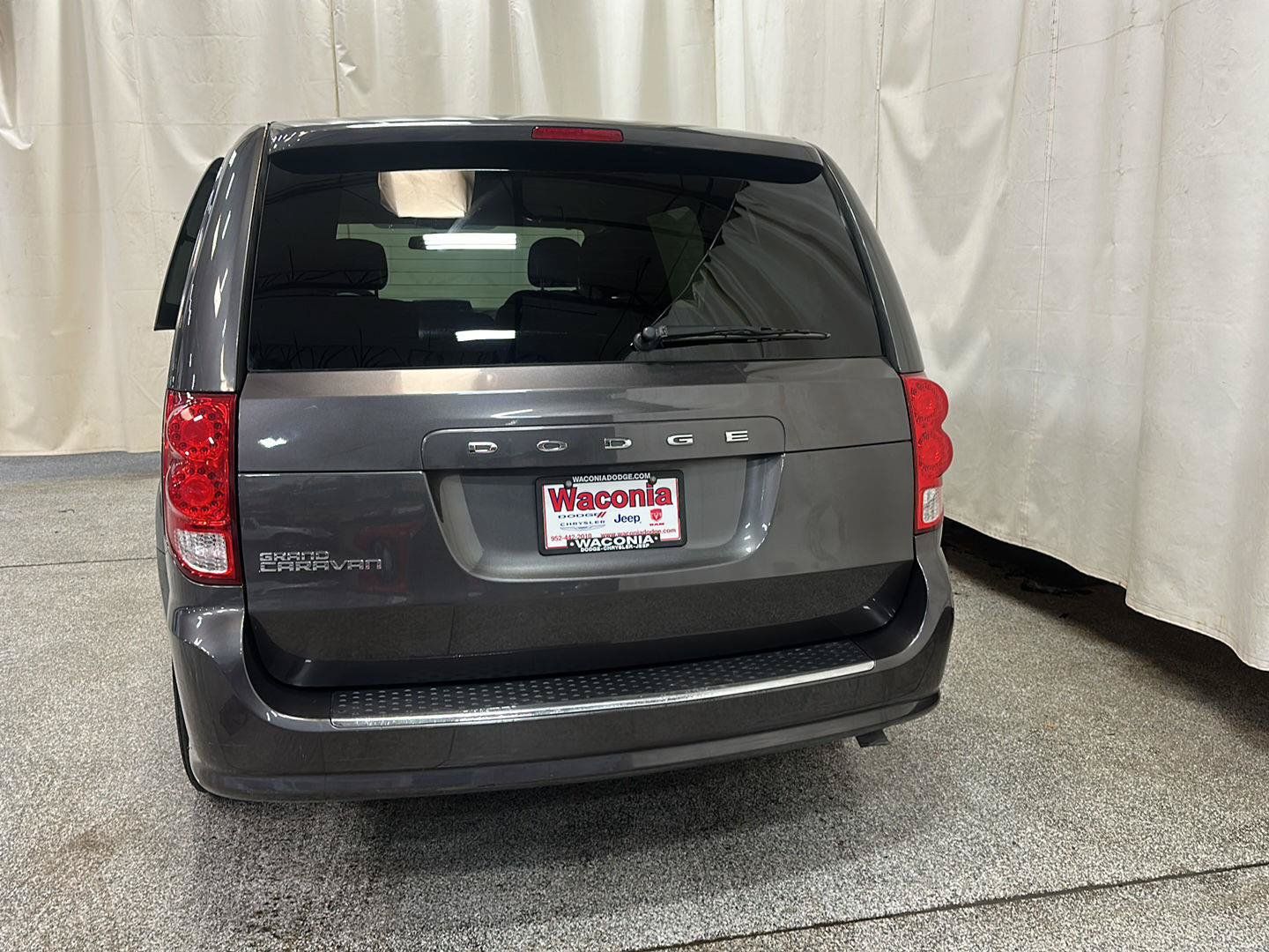 Used 2015 Dodge Grand Caravan SE w/ Quick Order Package 29E SE FWD image 4