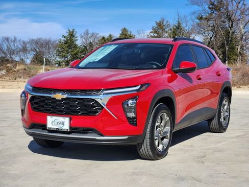 New 2026 Chevrolet Trax LT w/ Driver Confidence Package FWD image 3