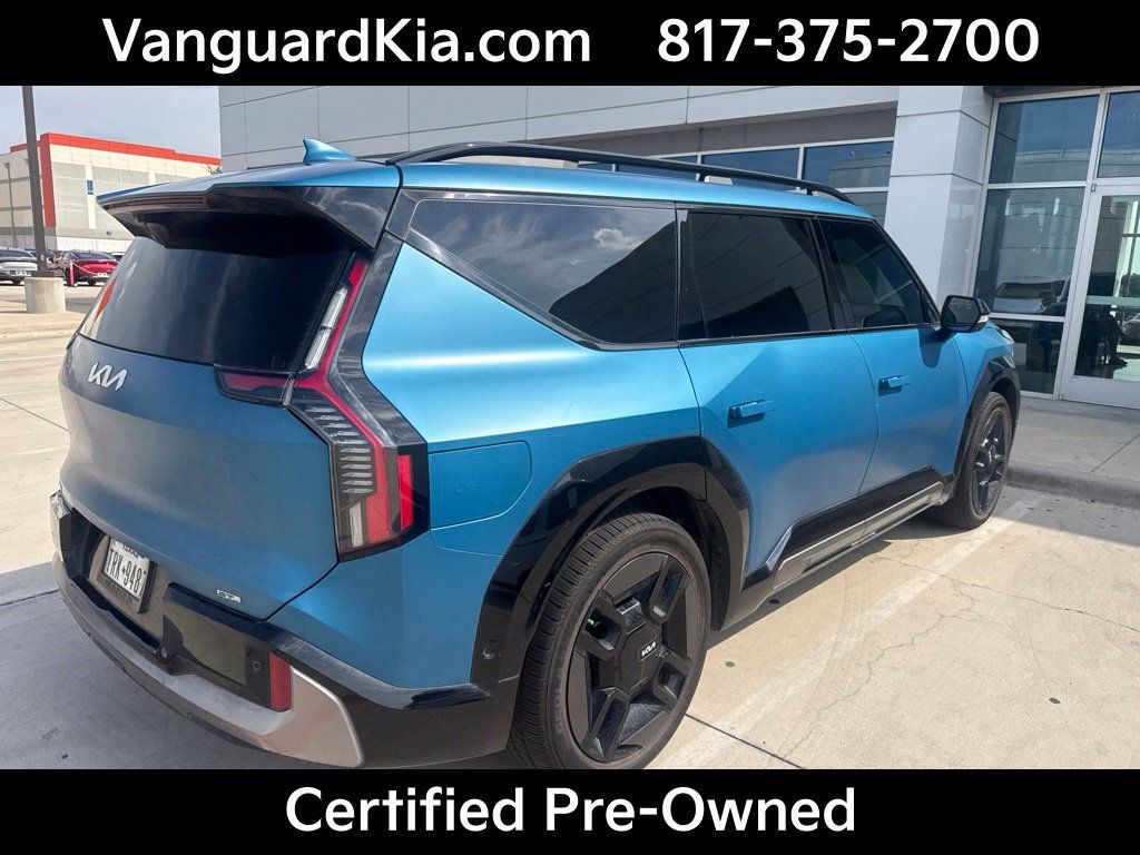Used 2024 Kia EV9 GT-Line AWD/4WD image 3