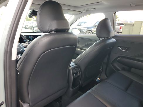 Used 2024 Hyundai Kona Limited image 16