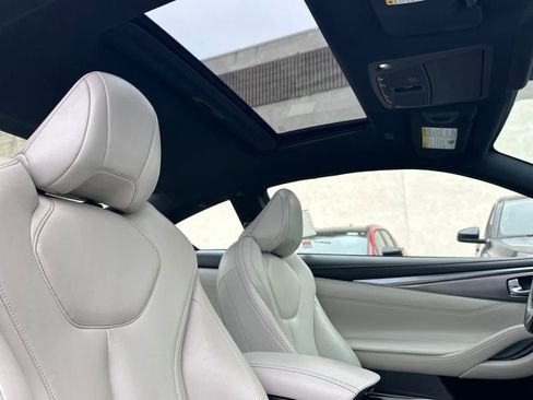 Used 2017 INFINITI Q60 w/ Premium Plus Package 2.0T image 16
