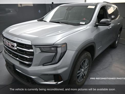 Used 2025 GMC Acadia Elevation image 6