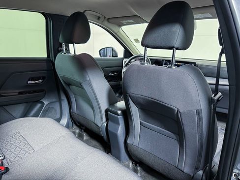 Certified 2025 Nissan Kicks SV image 35