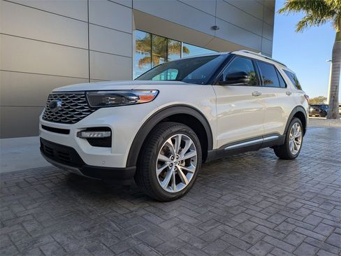 Used 2023 Ford Explorer Platinum w/ Technology Package image 8