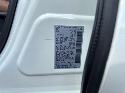 Certified 2025 INFINITI QX60 Sensory image 30