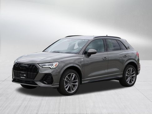 Certified 2025 Audi Q3 2.0T Premium w/ Convenience Package AWD/4WD image 3