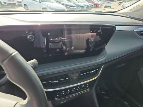 Used 2024 Buick Encore GX Avenir image 25