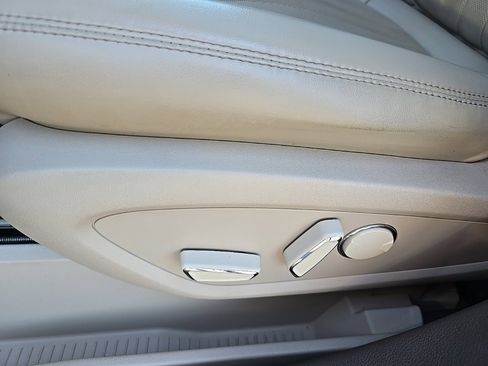 Used 2022 Lincoln Nautilus Reserve image 14