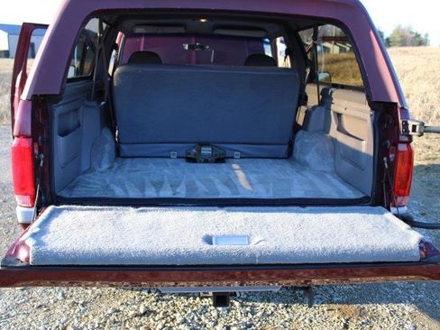 Used 1996 Ford Bronco XLT image 9