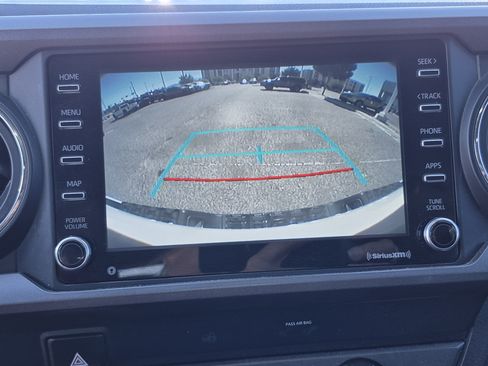 Used 2020 Toyota Tacoma TRD Sport w/ Technology Package AWD/4WD image 32