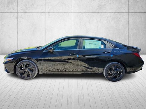 New 2026 Hyundai Elantra SEL Sport image 2