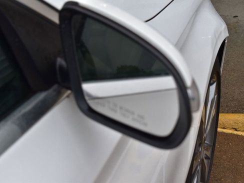 Used 2015 Mercedes-Benz C 300 Sedan image 30