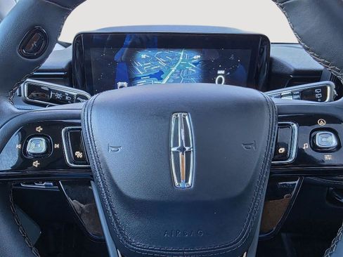 Used 2025 Lincoln Aviator Reserve w/ Equipment Group 201A image 17