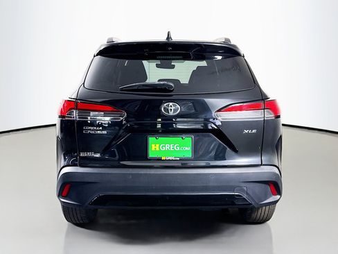 Used 2022 Toyota Corolla Cross XLE FWD image 8