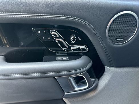 Used 2019 Land Rover Range Rover HSE AWD/4WD image 11