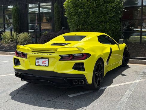 Used 2021 Chevrolet Corvette Stingray Convertible w/ Z51 Performance Package RWD image 11