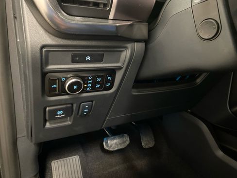 New 2025 Ford F150 Platinum image 40