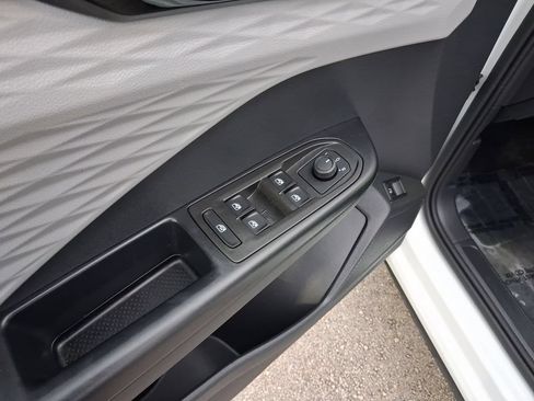Certified 2024 Volkswagen Taos S FWD image 16