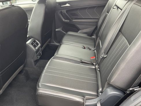 Used 2024 Volkswagen Tiguan SE image 12