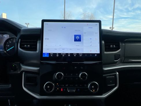 Used 2023 Ford Expedition Max XLT image 16